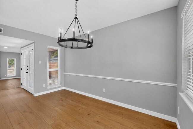 Building Photo - 243 Woodhurst Dr