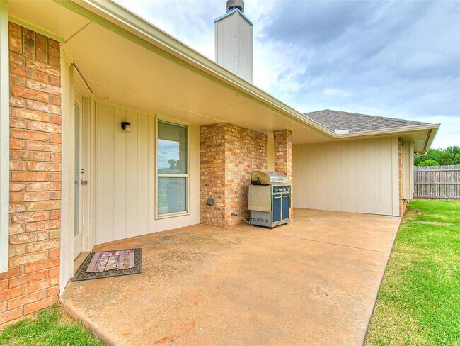 Building Photo - 2700 NW 161st Cir
