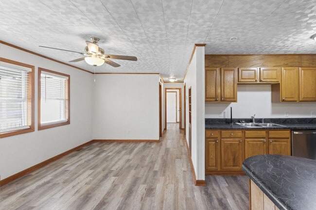 Building Photo - Charming 3 Bedroom Home for Rent!