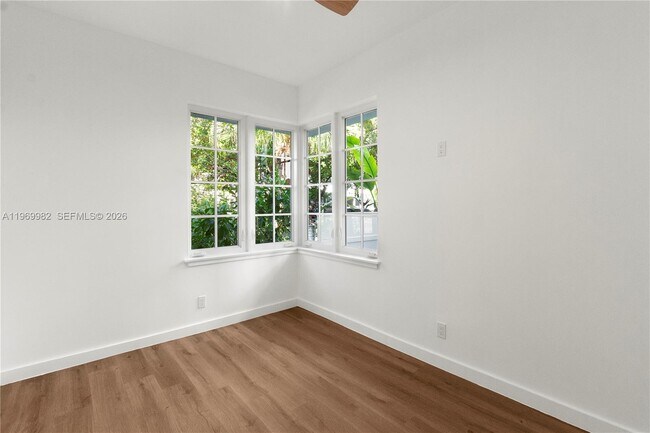 Building Photo - 1009 Meridian Ave