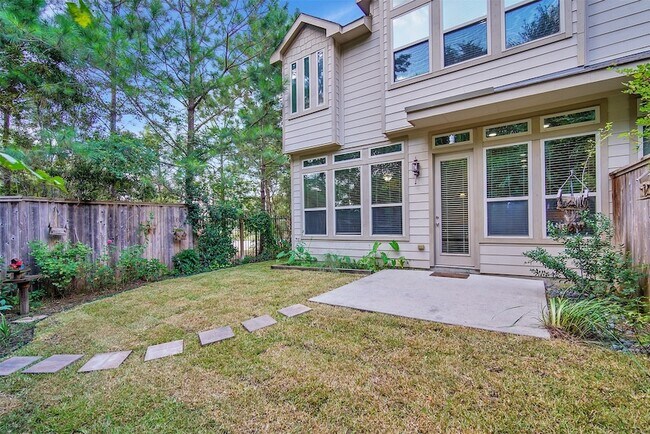 Building Photo - 111 Aventura Pl