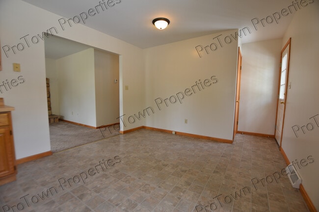 Building Photo - 619 Hays St