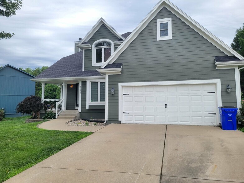 Building Photo - 1532 SE Silkwood Ln