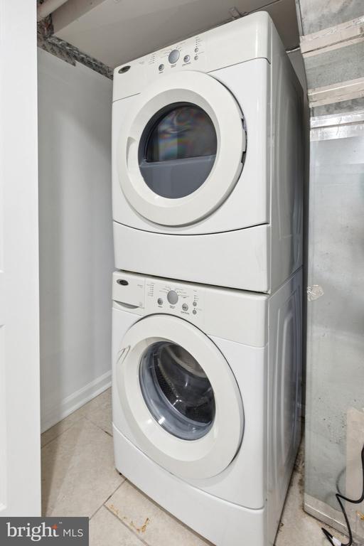 Building Photo - 1931 N Uber St