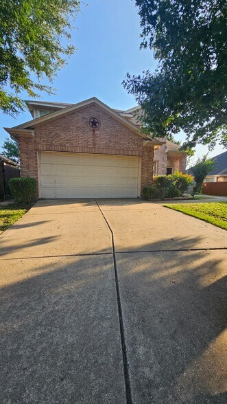 Building Photo - 8409 Romanway Dr