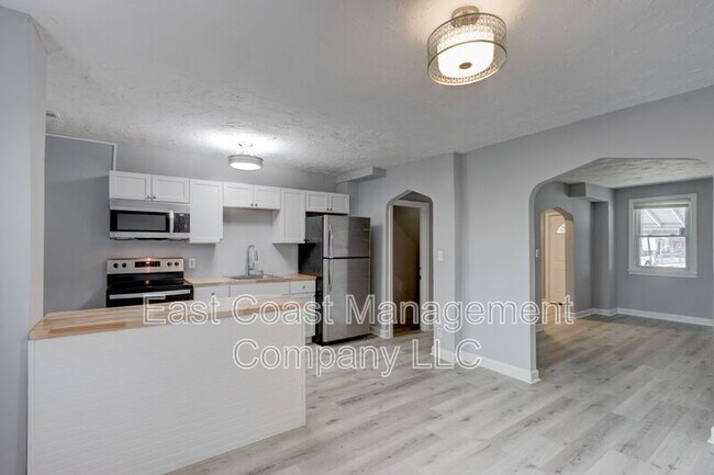 Building Photo - 4909 Edgemere Ave