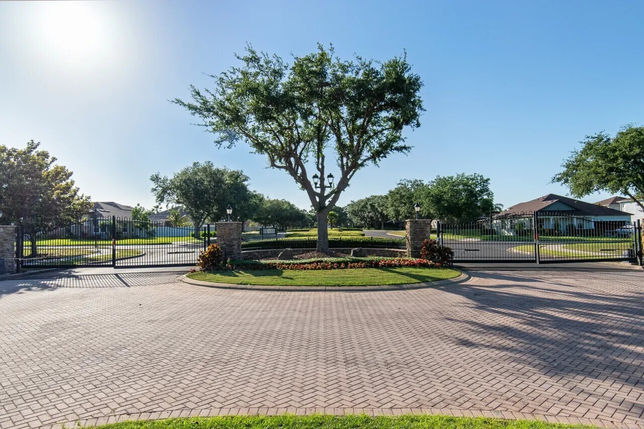 Building Photo - 502 First Cape Coral Dr