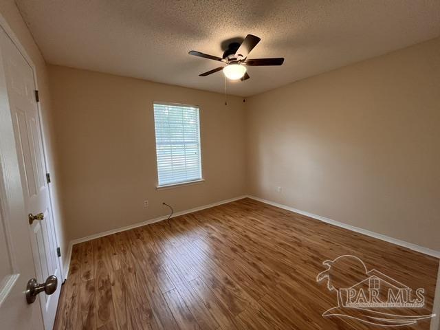 Building Photo - 5563 Chantilly Cir