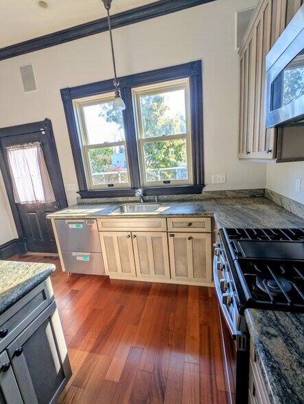 Building Photo - 1418 67th St