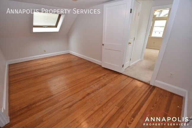 Building Photo - 33 Glen Ave