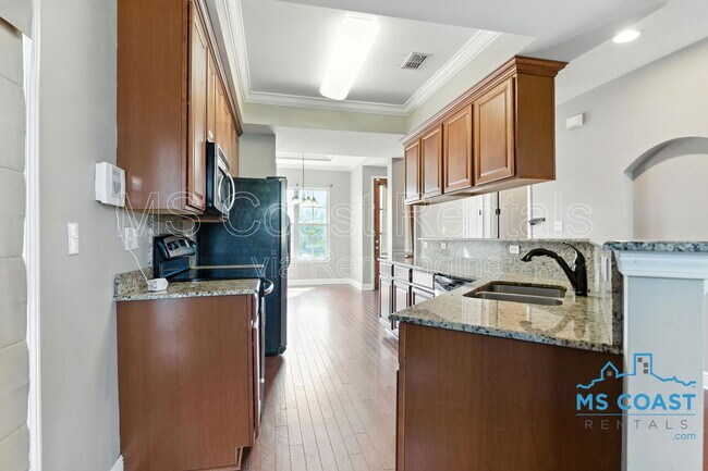 Building Photo - 17194 Palm Ridge Dr