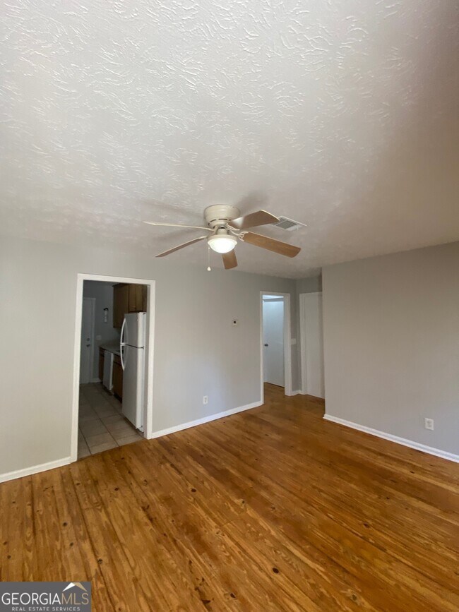 Building Photo - 56 Sunrise Cir
