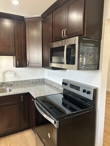 Building Photo - 2360 Galway Ct