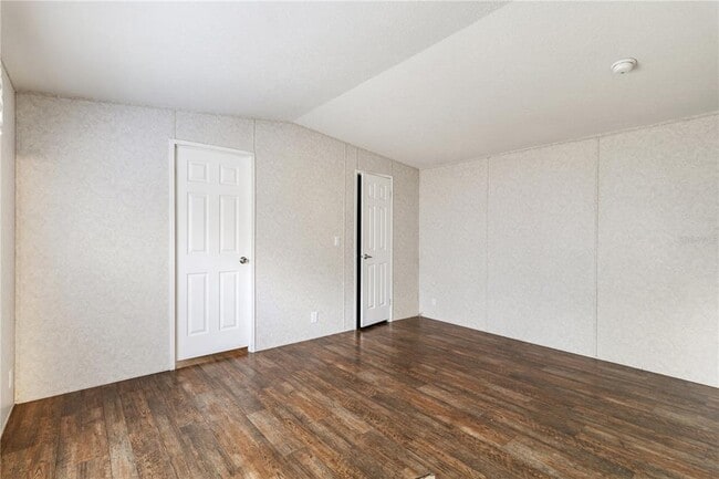 Building Photo - 419 N Chestnut Rd