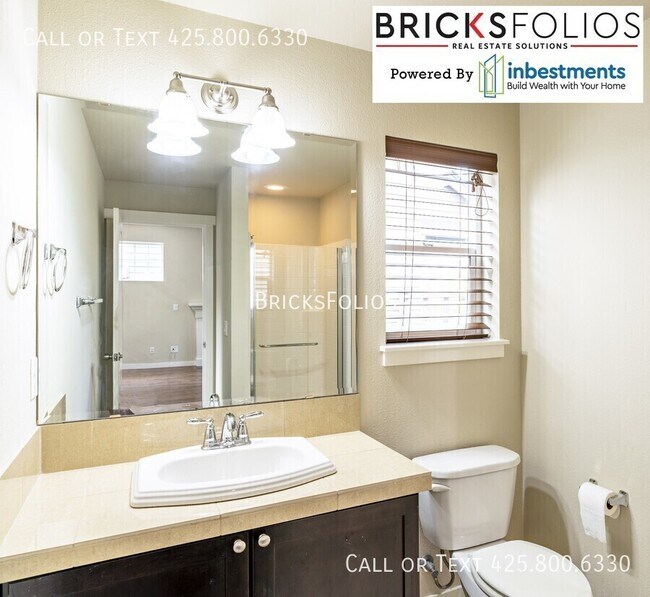 Building Photo - 10251 Eastridge Dr NE