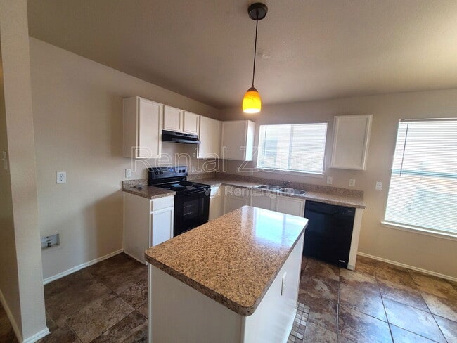 Building Photo - 2736 Murphy Dr