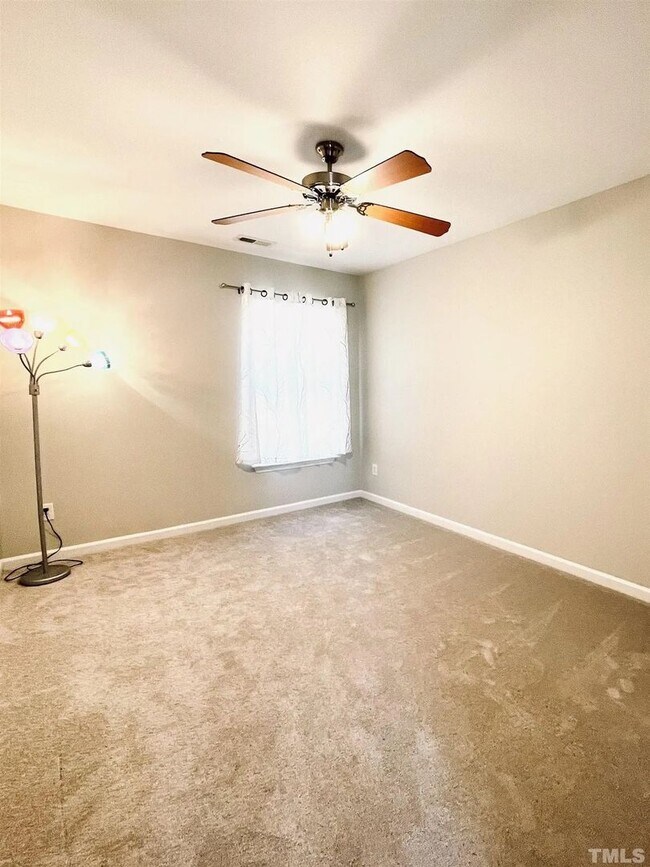 Building Photo - Comfortable 3BD, 2.5BA Raleigh Home with a 1-Car Attached Garage in an HOA Community with Amenities