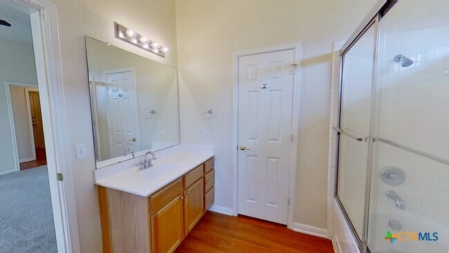 Building Photo - 102 Hersee Ct