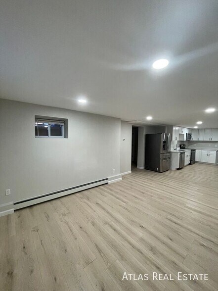 Building Photo - 3210 W Longfellow Pl