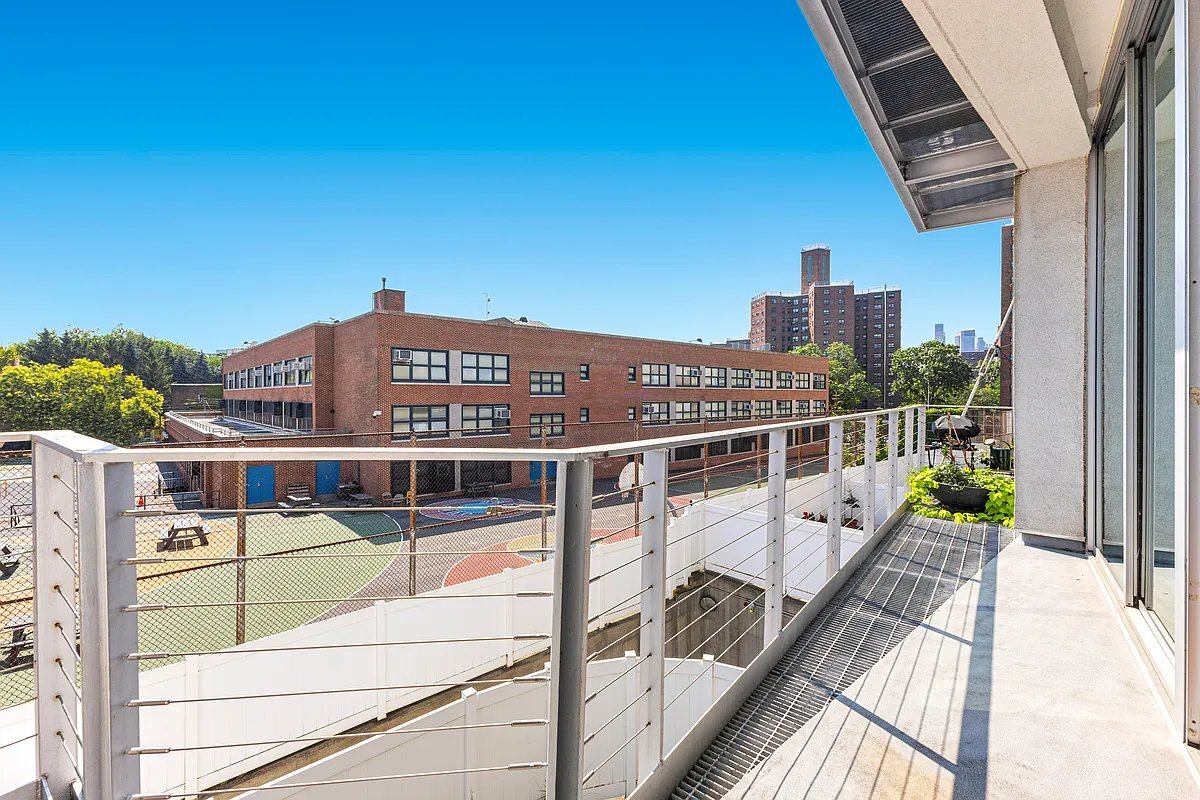 Building Photo - 99 Gold St