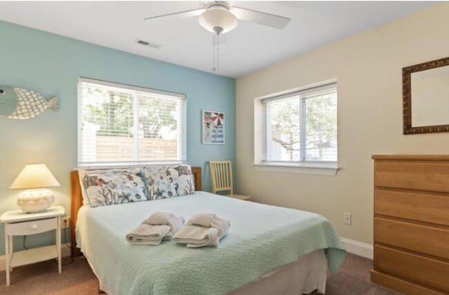 Building Photo - OFF-SEASON LOWER SUITE 2 BED/1BATH/LIVING ...