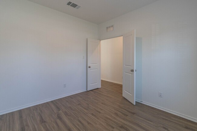 Building Photo - 3101 Windy Vane Dr