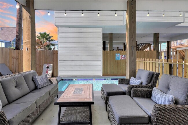 Building Photo - 1624 Eleventh Street-SI ID1023226P