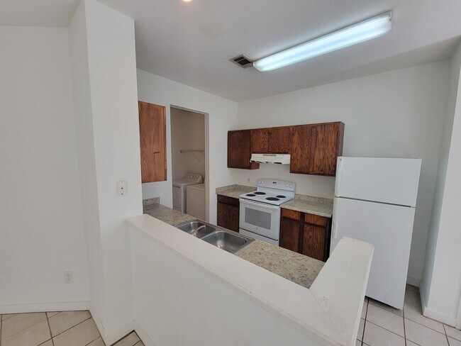 Building Photo - 843 Sagewood Trail