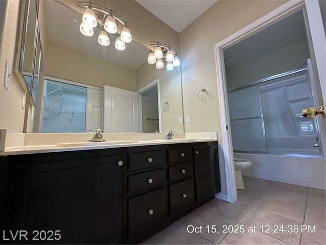 Building Photo - Fantastic Southwest first-floor unit in a ...