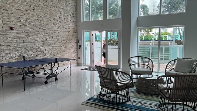 Building Photo - 41 SE 5th St