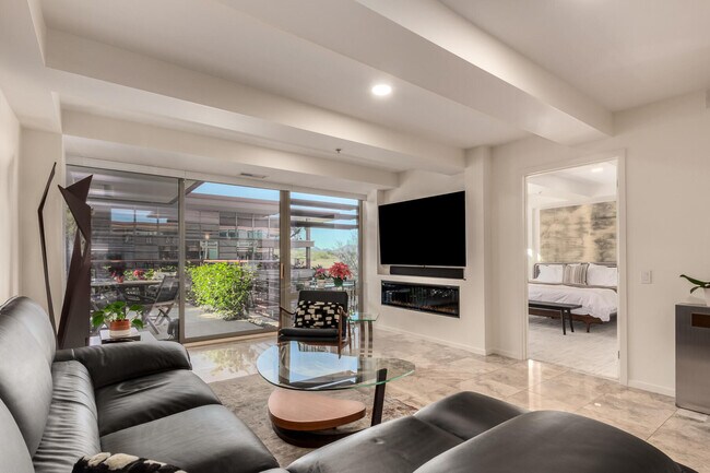 Building Photo - 7131 E Rancho Vista Dr