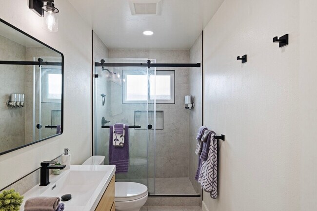 Building Photo - 919 Redbird Dr