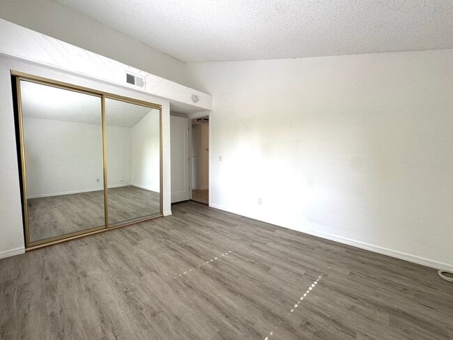 Building Photo - 3 Bedroom House in Sherman Oaks!
