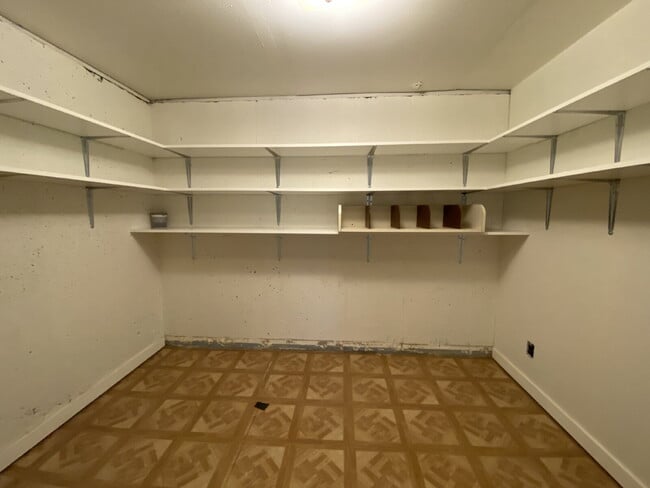 Building Photo - Charming 3-Bed, 2-Bath Gem with Fully Fenced Yard in Lynden