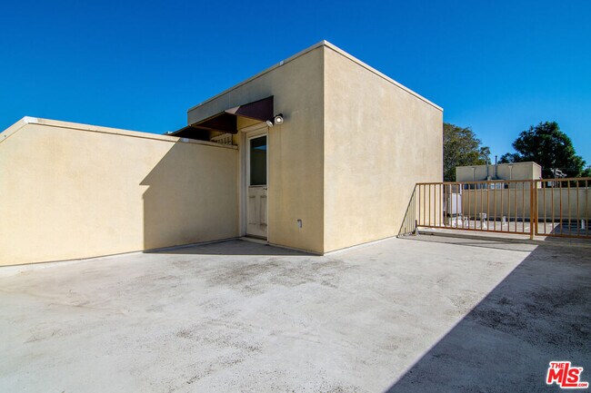 Building Photo - 11428 National Blvd