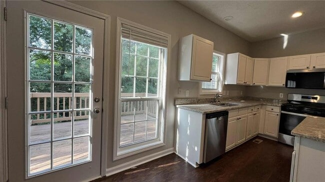 Building Photo - 2845 White Blossom Ln