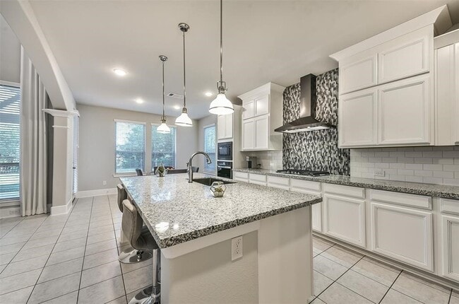 Building Photo - 16526 Whiteoak Canyon Dr