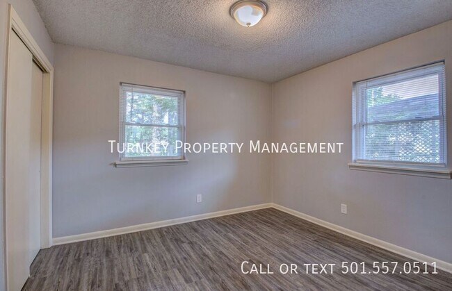 Building Photo - 6806 Brookview Dr