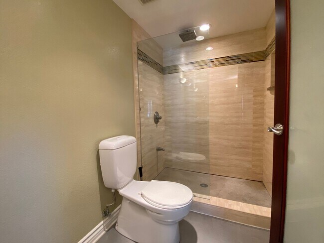 Building Photo - Cardiff living at its finest! Stunning 2-B...