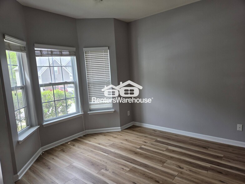 Building Photo - 4410 Ambassador Way