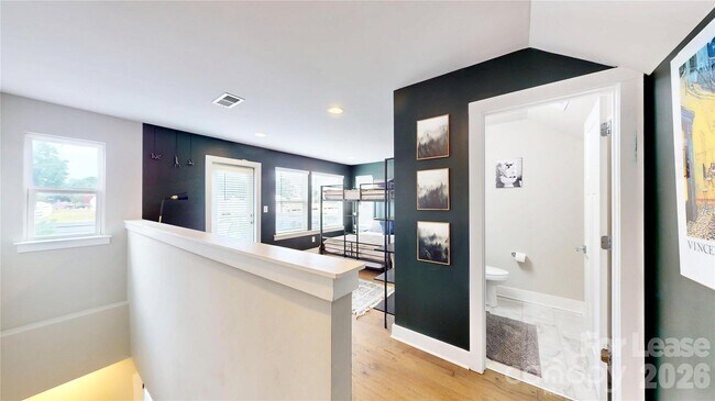 Building Photo - 2115 Isom St