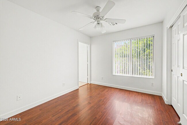 Building Photo - 3358 E Park Ave