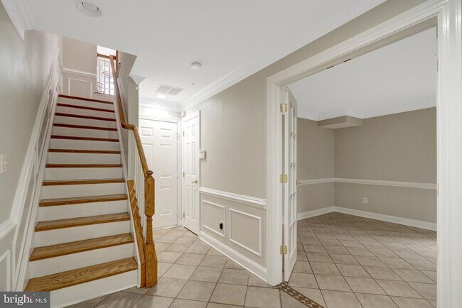 Building Photo - 1210 Roundhouse Ln