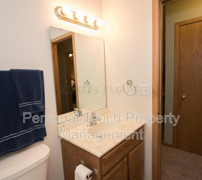 Building Photo - 1060 41st Ave W