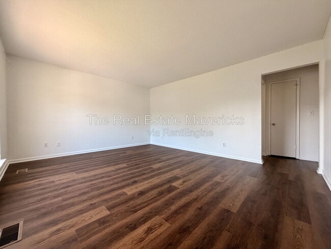 Building Photo - 3638 Missionaire Ave