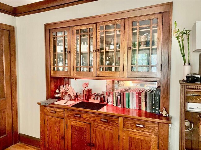 Building Photo - 2828 28th Ave S