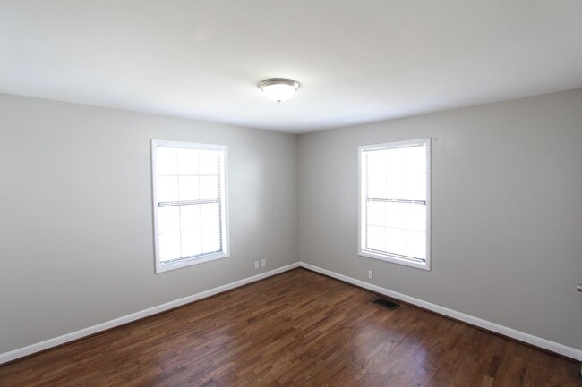 Building Photo - New on the Market with Great New Features!!