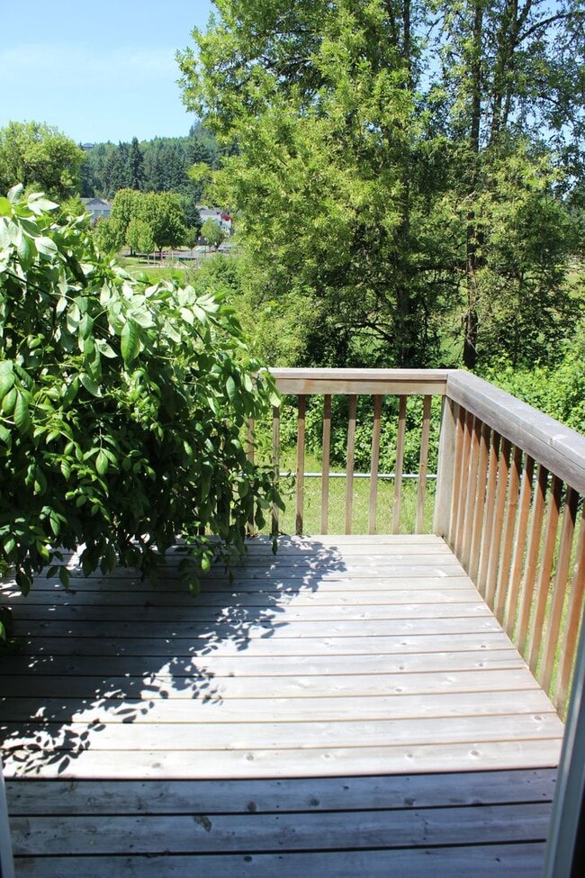 Building Photo - 3 bedroom, 2 1/2 bath home in quiet Scappoose neighborhood near parks