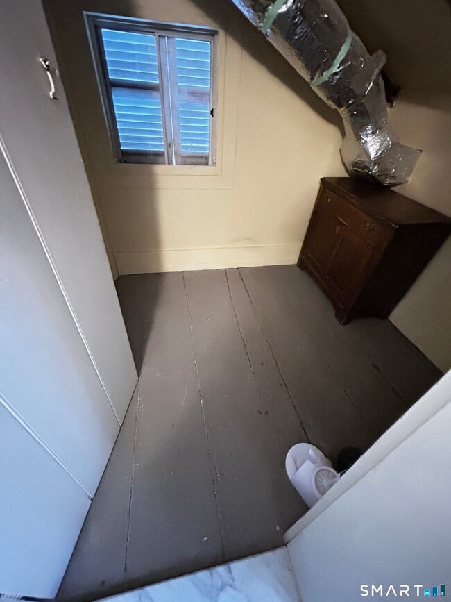 Building Photo - 157 Main St