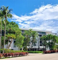Building Photo - 100 Ocean Ln Dr